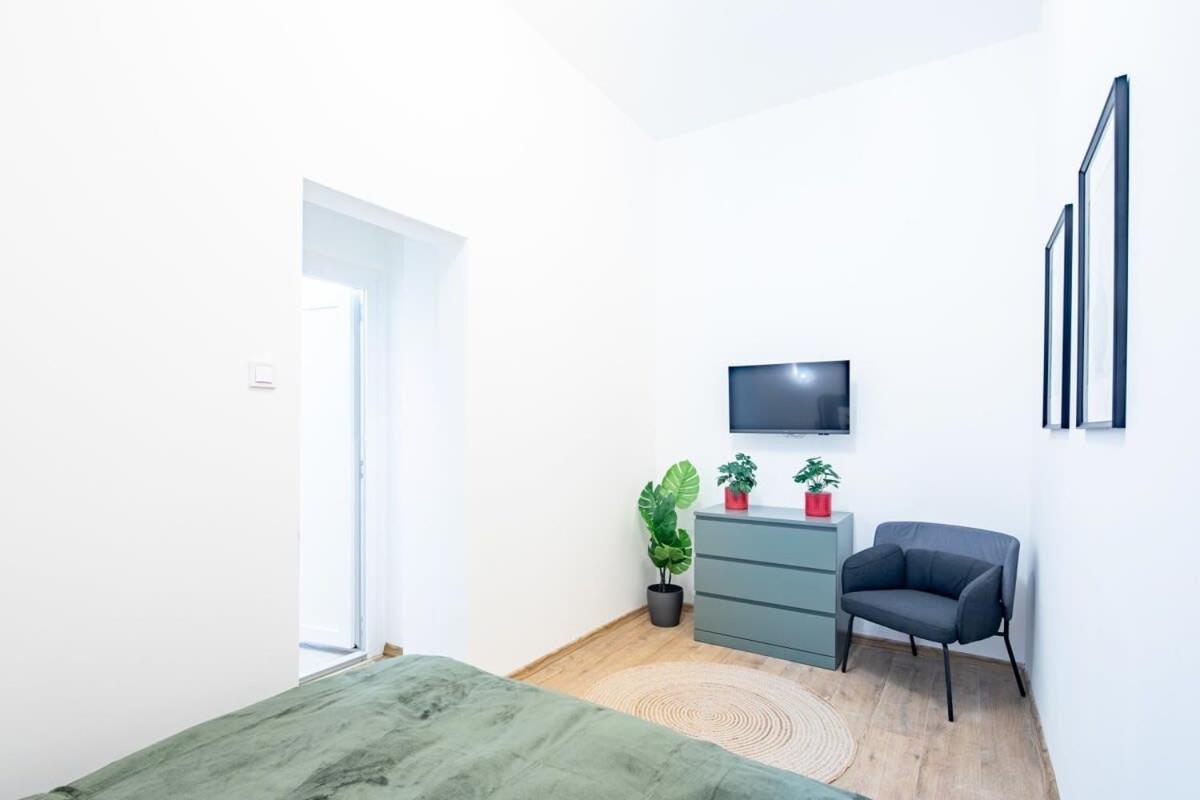 Central - New - Comfy Ac Studio ブダペスト エクステリア 写真