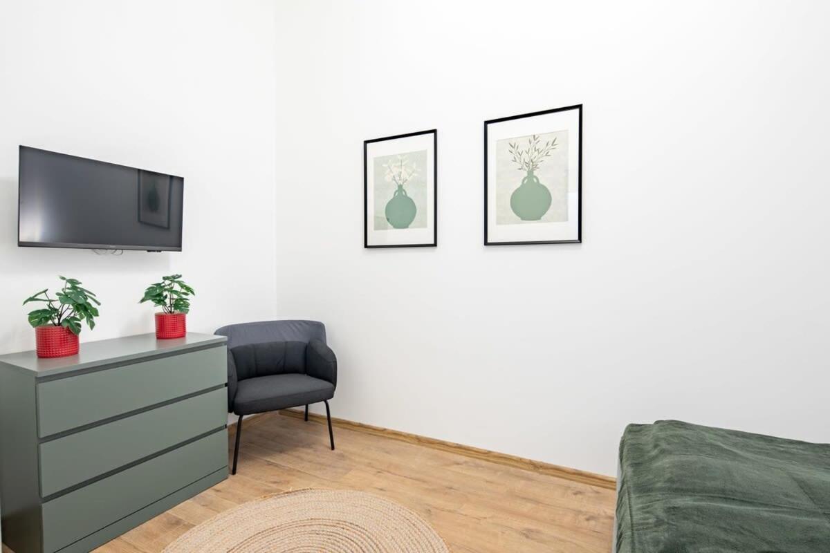 Central - New - Comfy Ac Studio ブダペスト エクステリア 写真